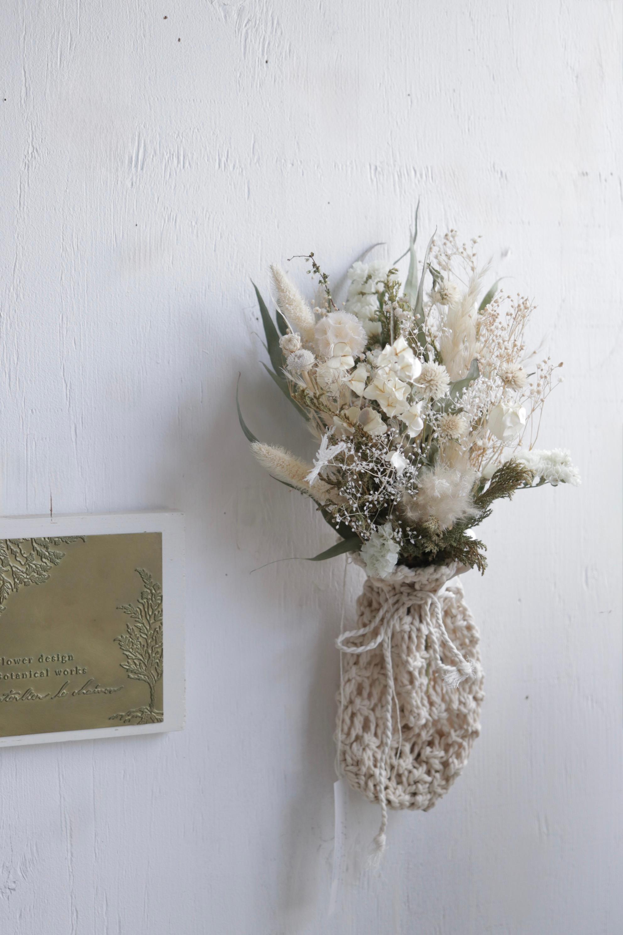 マクラメポシェットにホワイトグリーンの花束を＊壁掛けに/母の日ギフト2026 | 6枚目