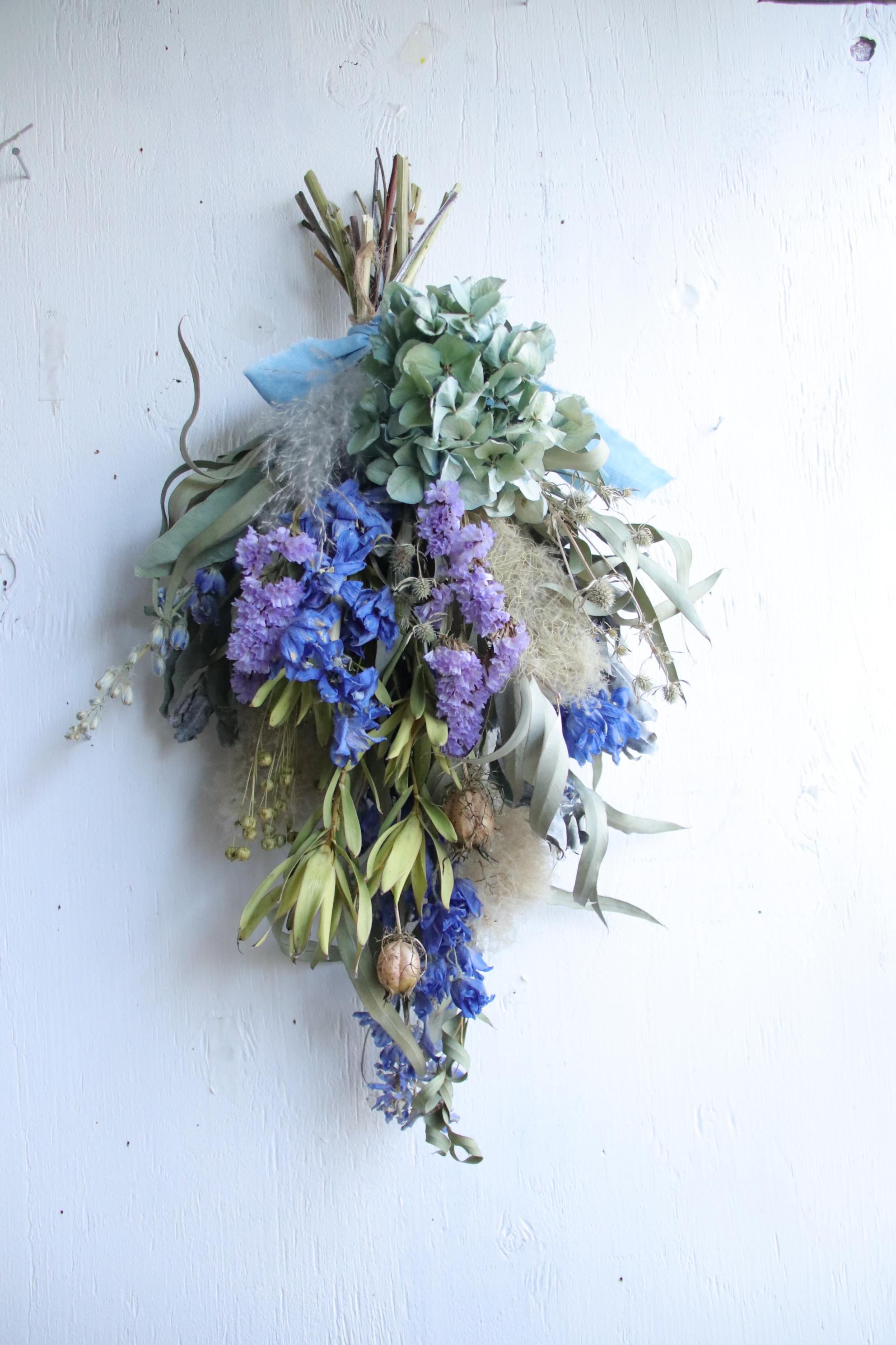 ドライフラワーのブルーグリーンスワッグ