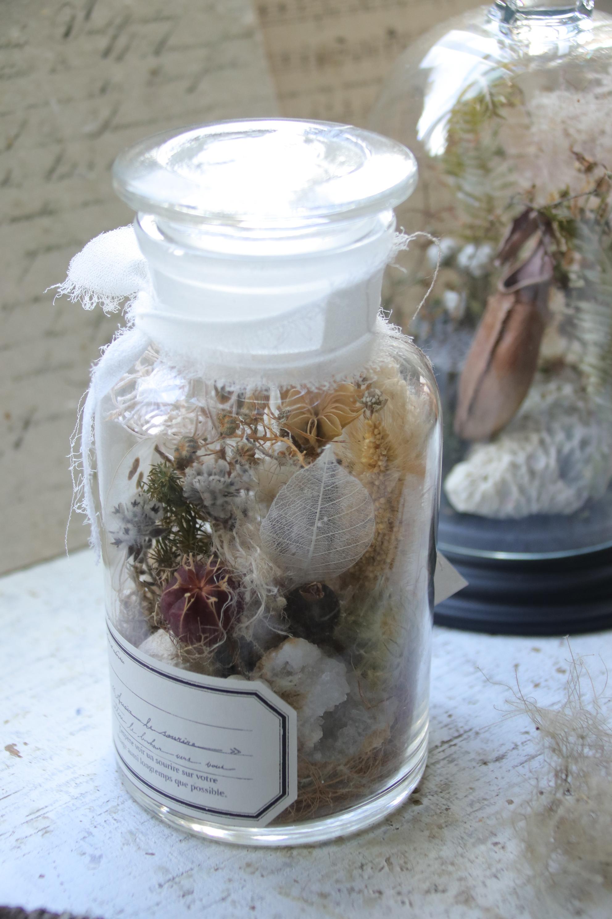 香る薬瓶アレンジ*水晶ジオード入り